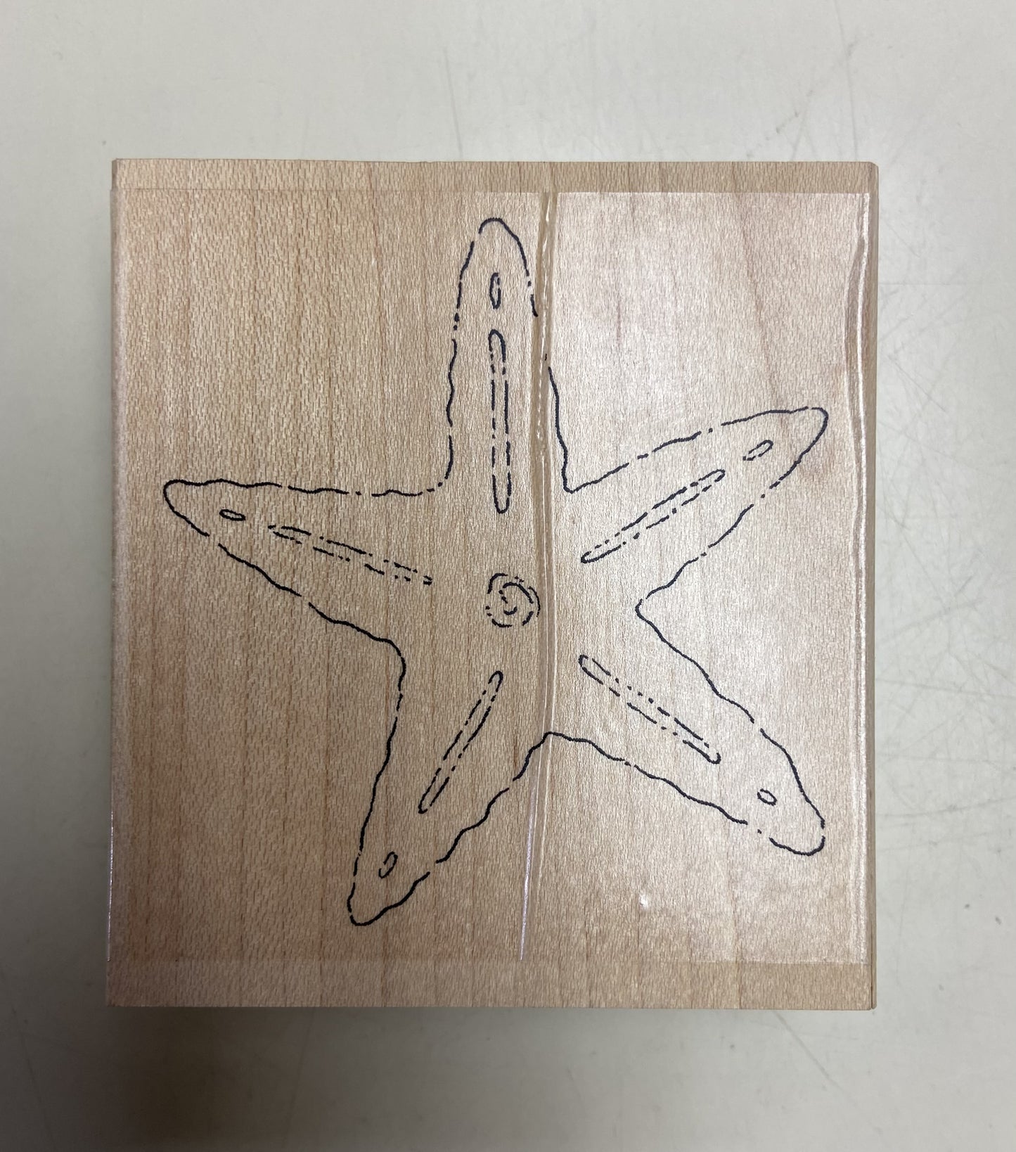 IO STAR FISH OUTLINE WOOD STAMP